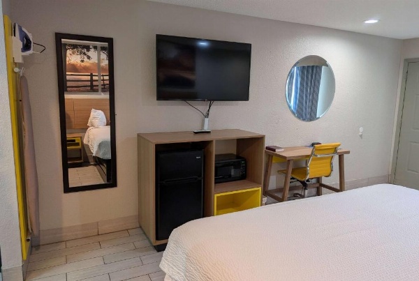 Days Inn by Wyndham Arcadia image 10